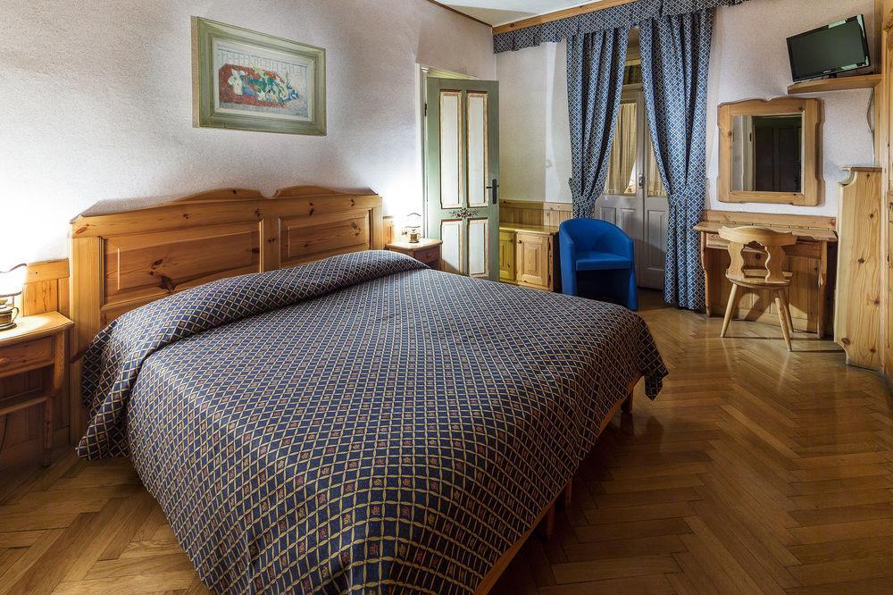 Hotel Corona Κορτίνα Ντ' Αμπέτσο Εξωτερικό φωτογραφία