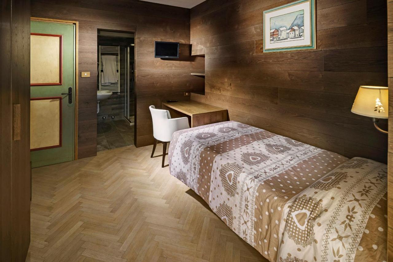 Hotel Corona Κορτίνα Ντ' Αμπέτσο Εξωτερικό φωτογραφία