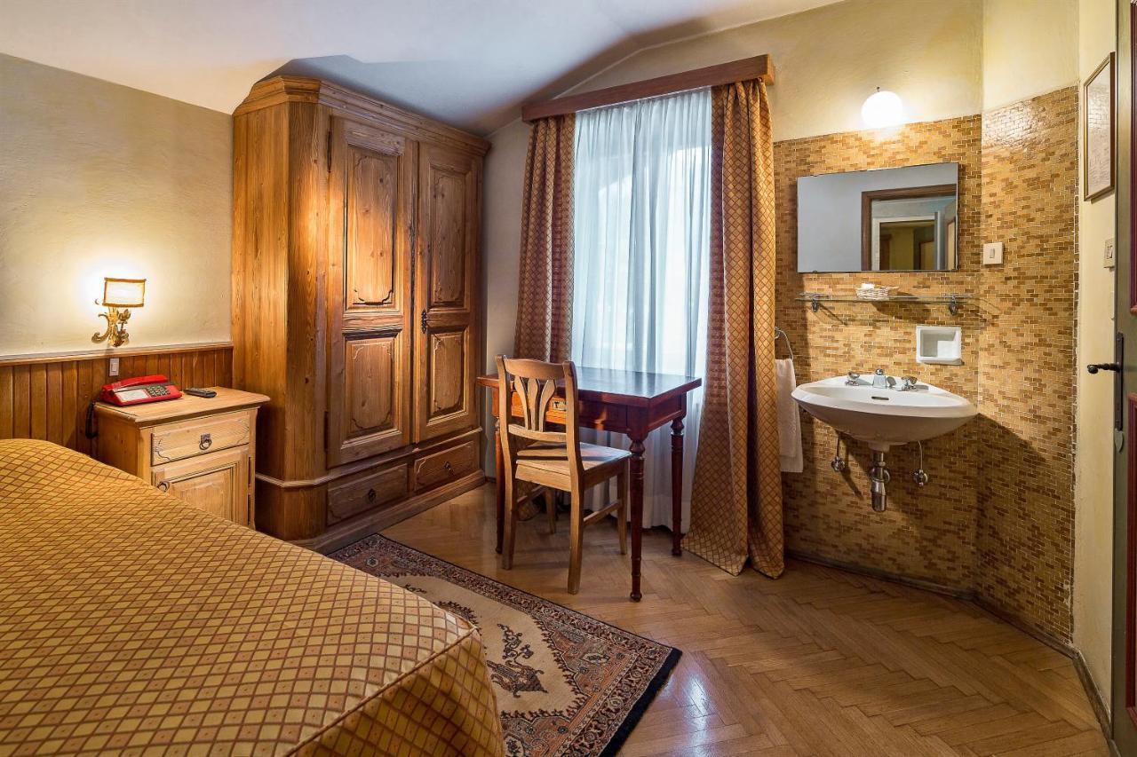 Hotel Corona Κορτίνα Ντ' Αμπέτσο Εξωτερικό φωτογραφία