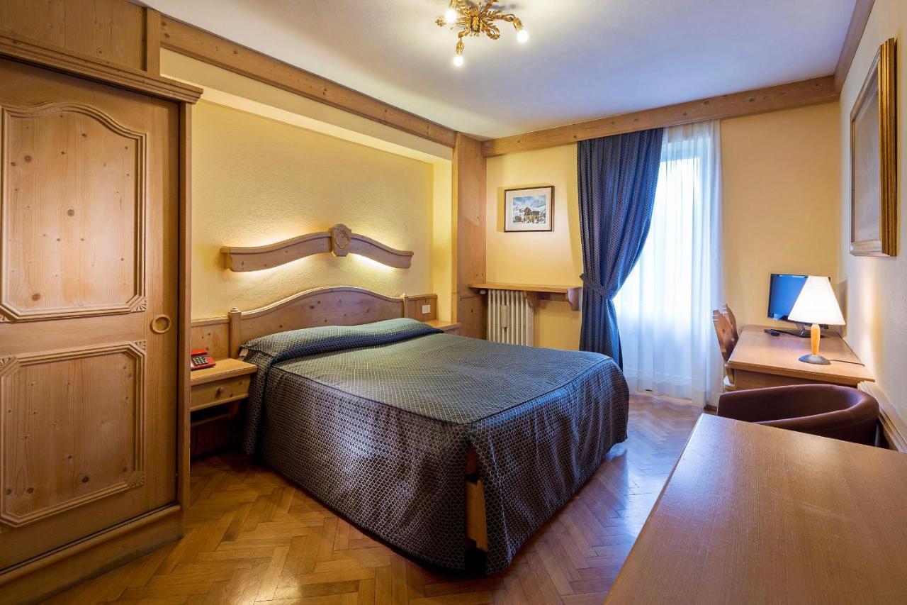 Hotel Corona Κορτίνα Ντ' Αμπέτσο Εξωτερικό φωτογραφία