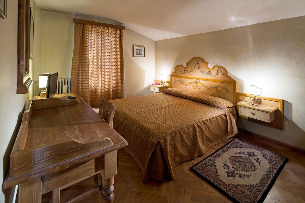 Hotel Corona Κορτίνα Ντ' Αμπέτσο Δωμάτιο φωτογραφία