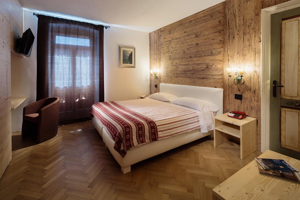 Hotel Corona Κορτίνα Ντ' Αμπέτσο Εξωτερικό φωτογραφία